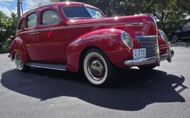 Mercury-8-Town-Sedan-1939-Sedan-1