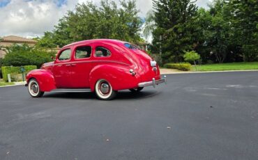 Mercury-8-Town-Sedan-1939-Sedan-10
