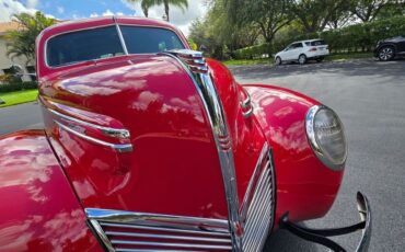 Mercury-8-Town-Sedan-1939-Sedan-11