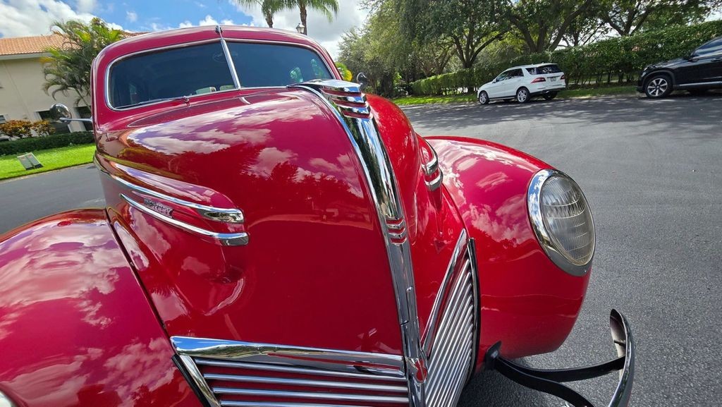Mercury-8-Town-Sedan-1939-Sedan-11
