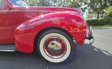 Mercury-8-Town-Sedan-1939-Sedan-7