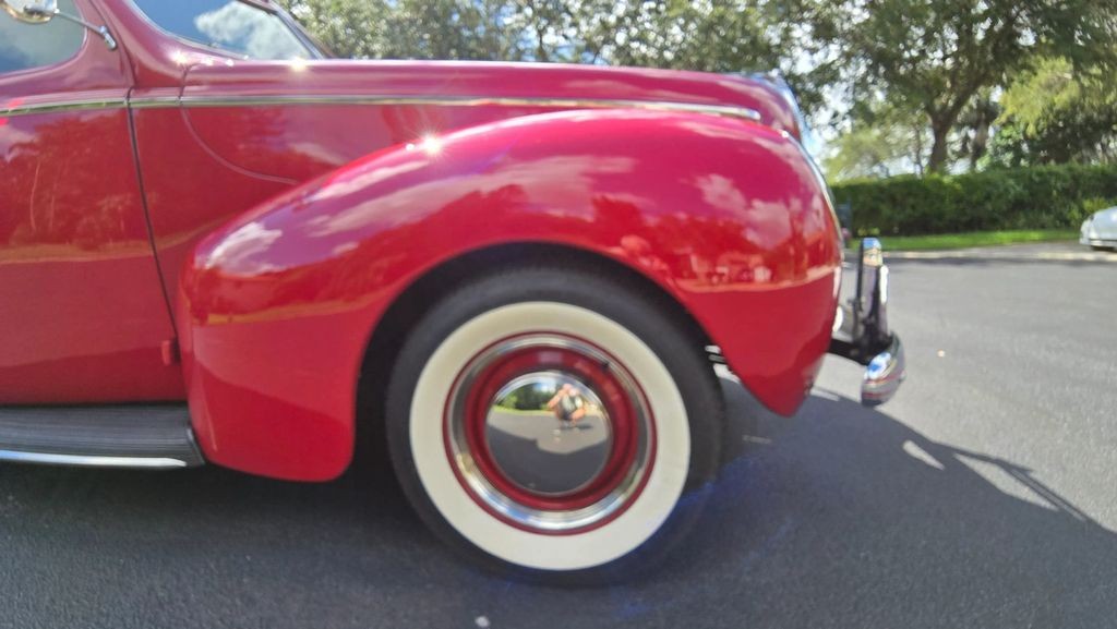 Mercury-8-Town-Sedan-1939-Sedan-7