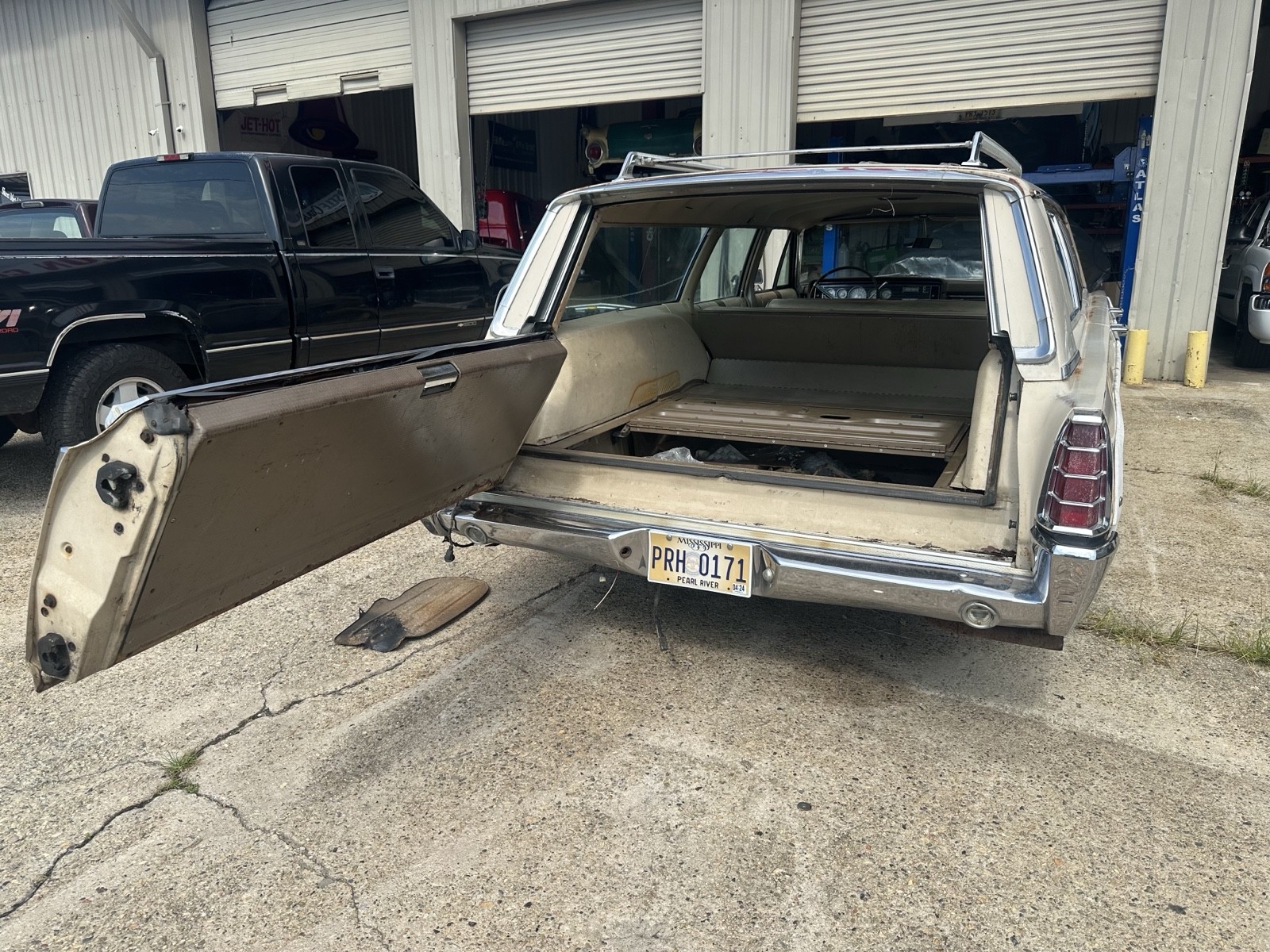 Mercury-Colony-Park-1966-10