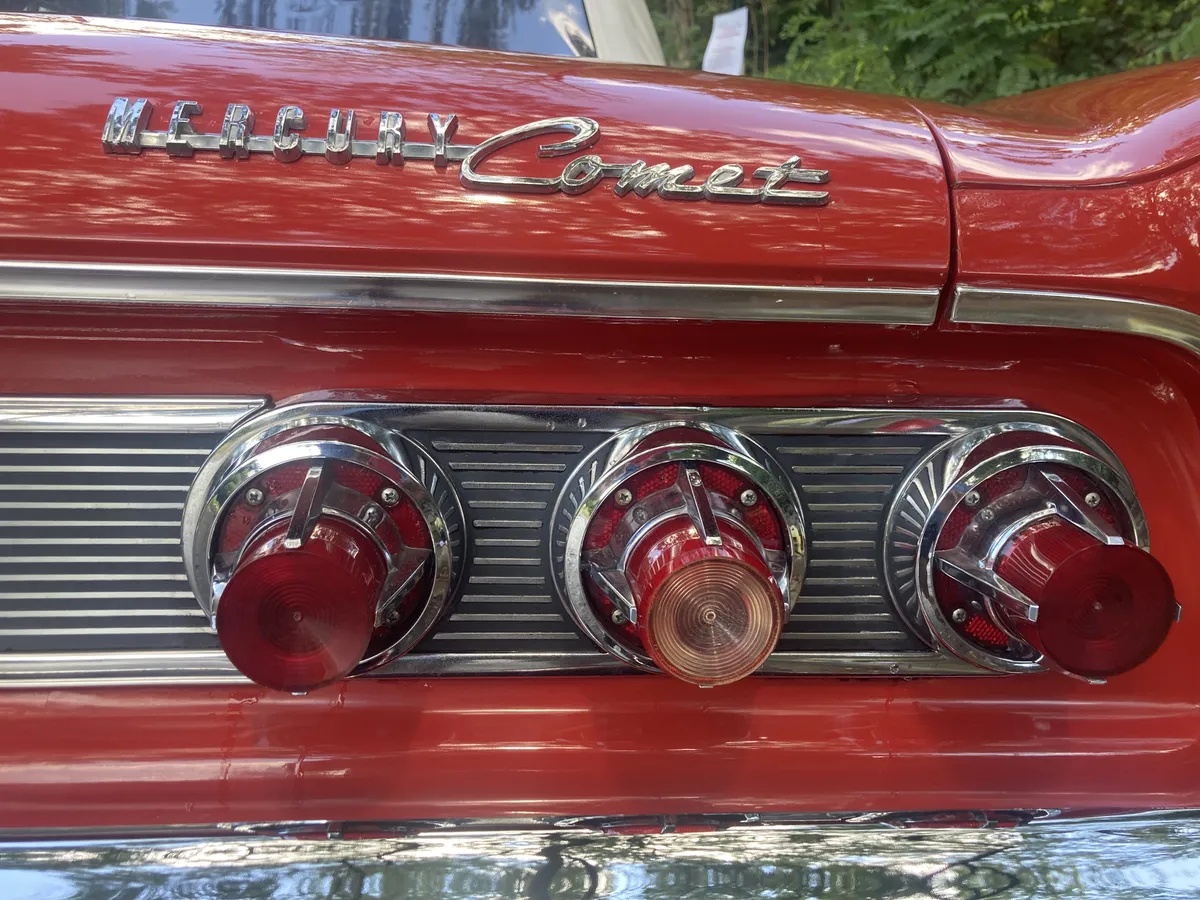 Mercury-Comet-1963-Red-White-2