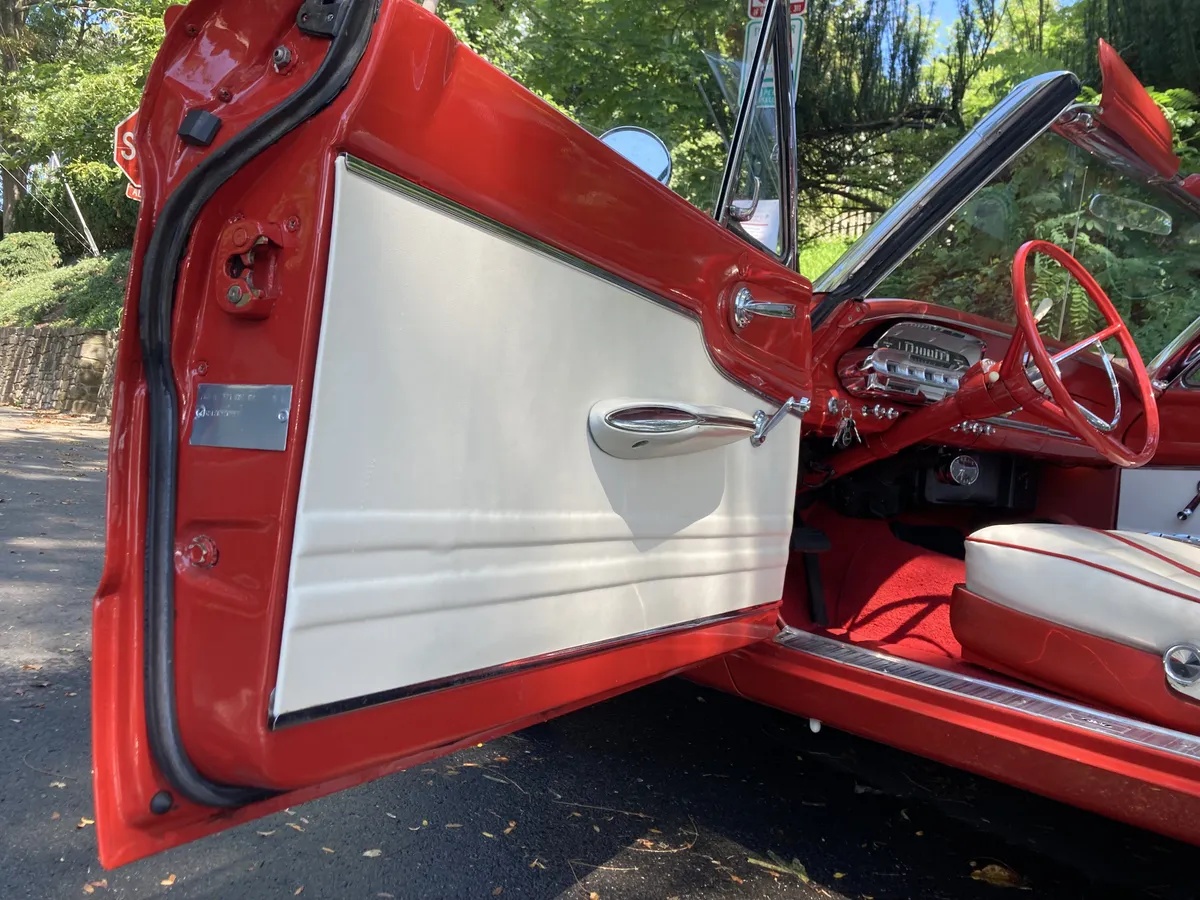 Mercury-Comet-1963-Red-White-3