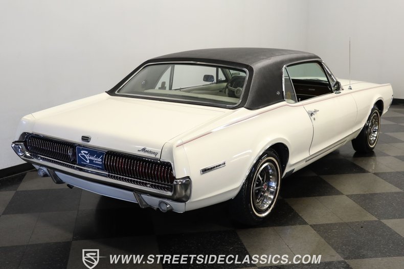 Mercury-Cougar-1967-White-Parchment-10