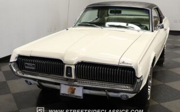 Mercury-Cougar-1967-White-Parchment-16