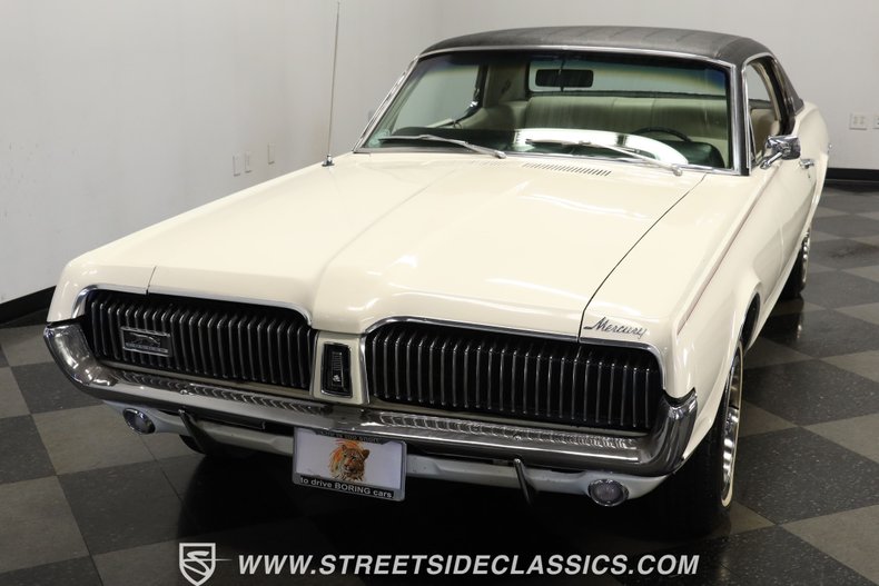 Mercury-Cougar-1967-White-Parchment-16