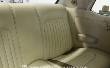 Mercury-Cougar-1967-White-Parchment-2