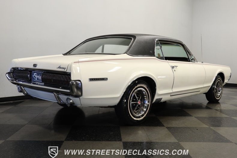 Mercury-Cougar-1967-White-Parchment-24