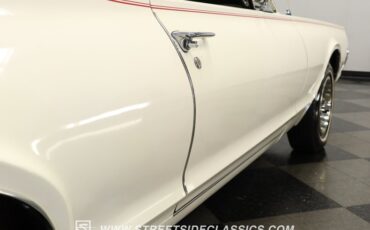Mercury-Cougar-1967-White-Parchment-25