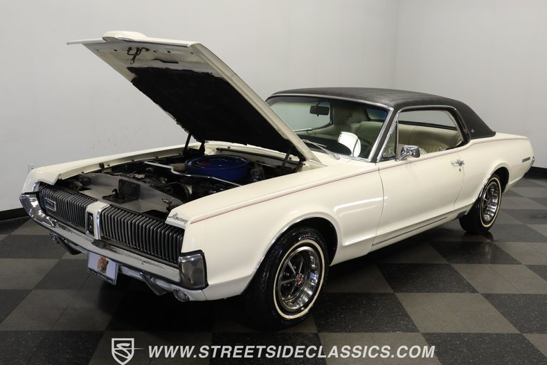 Mercury-Cougar-1967-White-Parchment-28