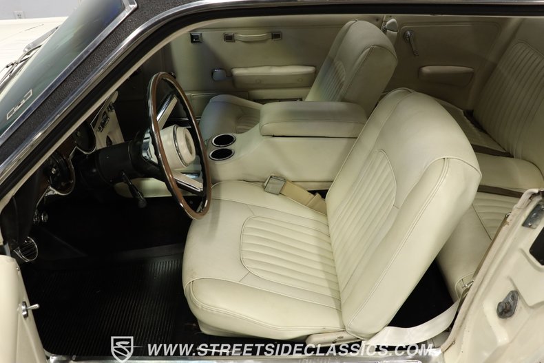 Mercury-Cougar-1967-White-Parchment-33