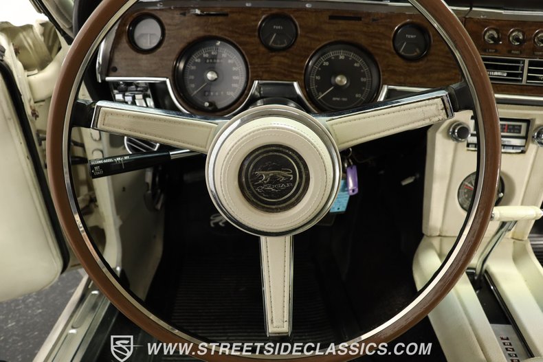 Mercury-Cougar-1967-White-Parchment-34