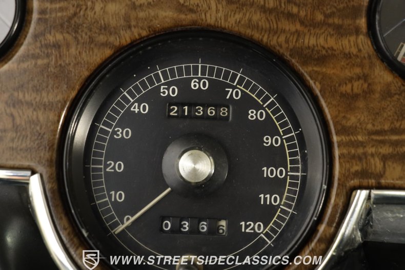 Mercury-Cougar-1967-White-Parchment-36