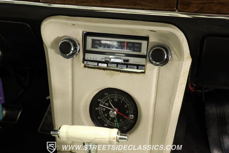 Mercury-Cougar-1967-White-Parchment-37