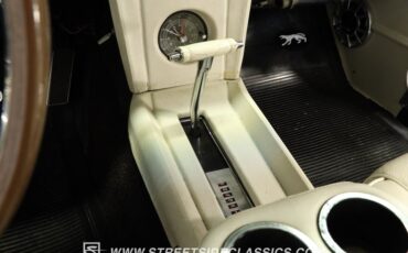 Mercury-Cougar-1967-White-Parchment-38