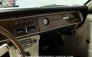 Mercury-Cougar-1967-White-Parchment-39