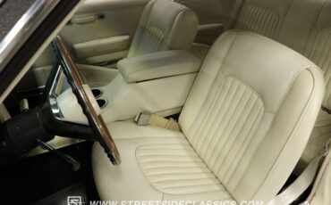 Mercury-Cougar-1967-White-Parchment-40