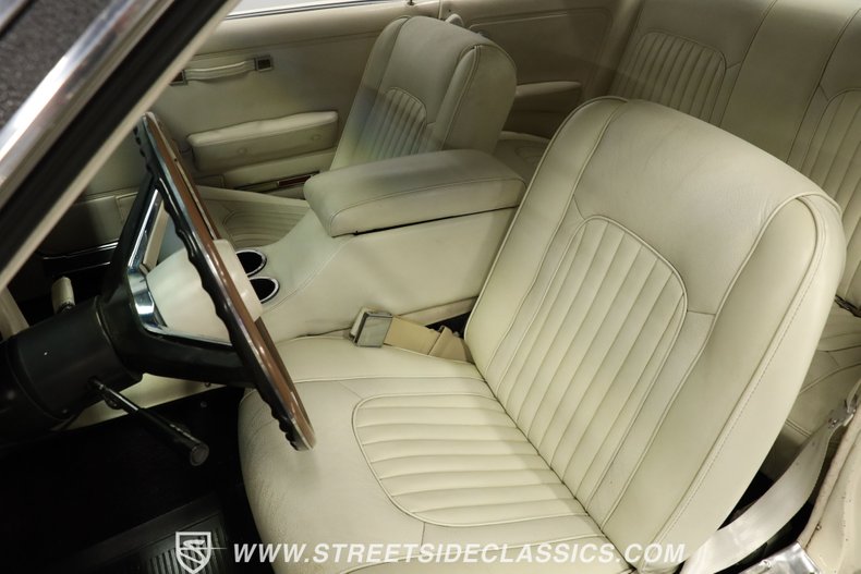 Mercury-Cougar-1967-White-Parchment-40