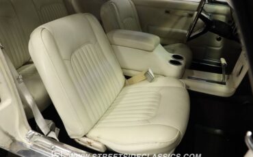 Mercury-Cougar-1967-White-Parchment-41