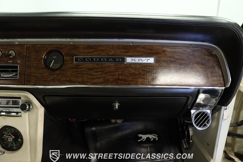 Mercury-Cougar-1967-White-Parchment-45
