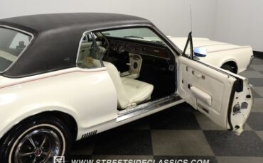Mercury-Cougar-1967-White-Parchment-47