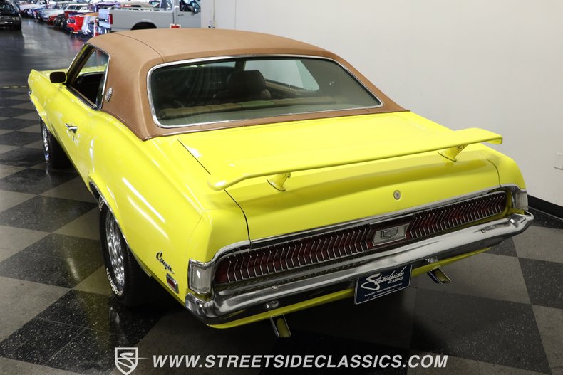Mercury-Cougar-1969-Yellow-Saddle-Leather-11