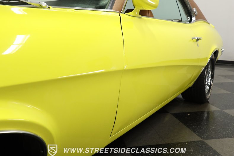 Mercury-Cougar-1969-Yellow-Saddle-Leather-24