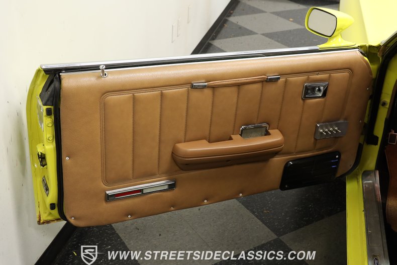 Mercury-Cougar-1969-Yellow-Saddle-Leather-34