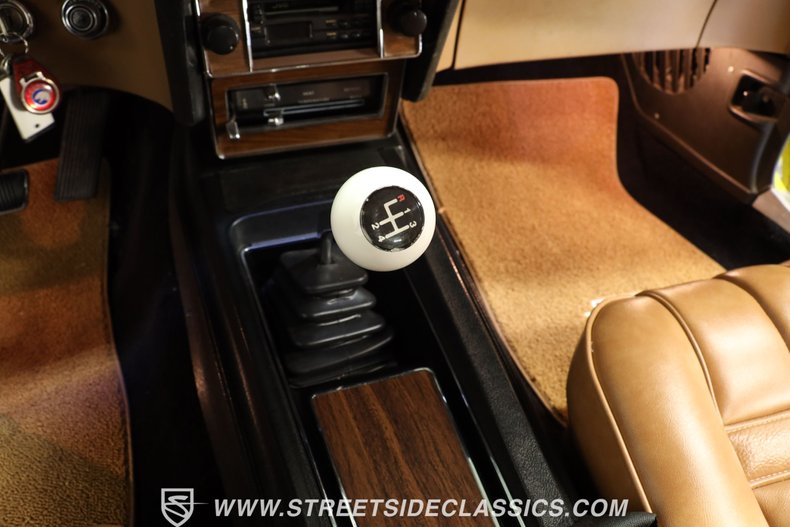 Mercury-Cougar-1969-Yellow-Saddle-Leather-38