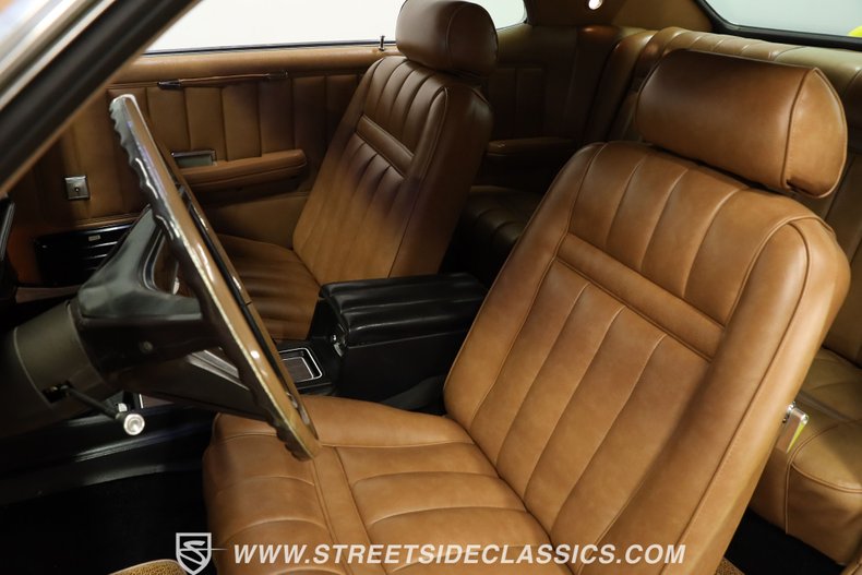 Mercury-Cougar-1969-Yellow-Saddle-Leather-39