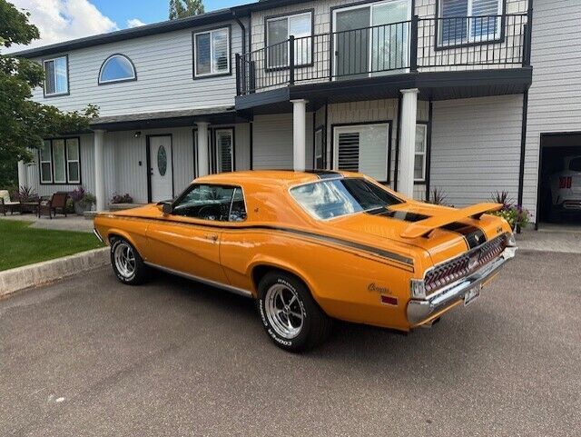 Mercury-Cougar-1970-Orange-Black-8