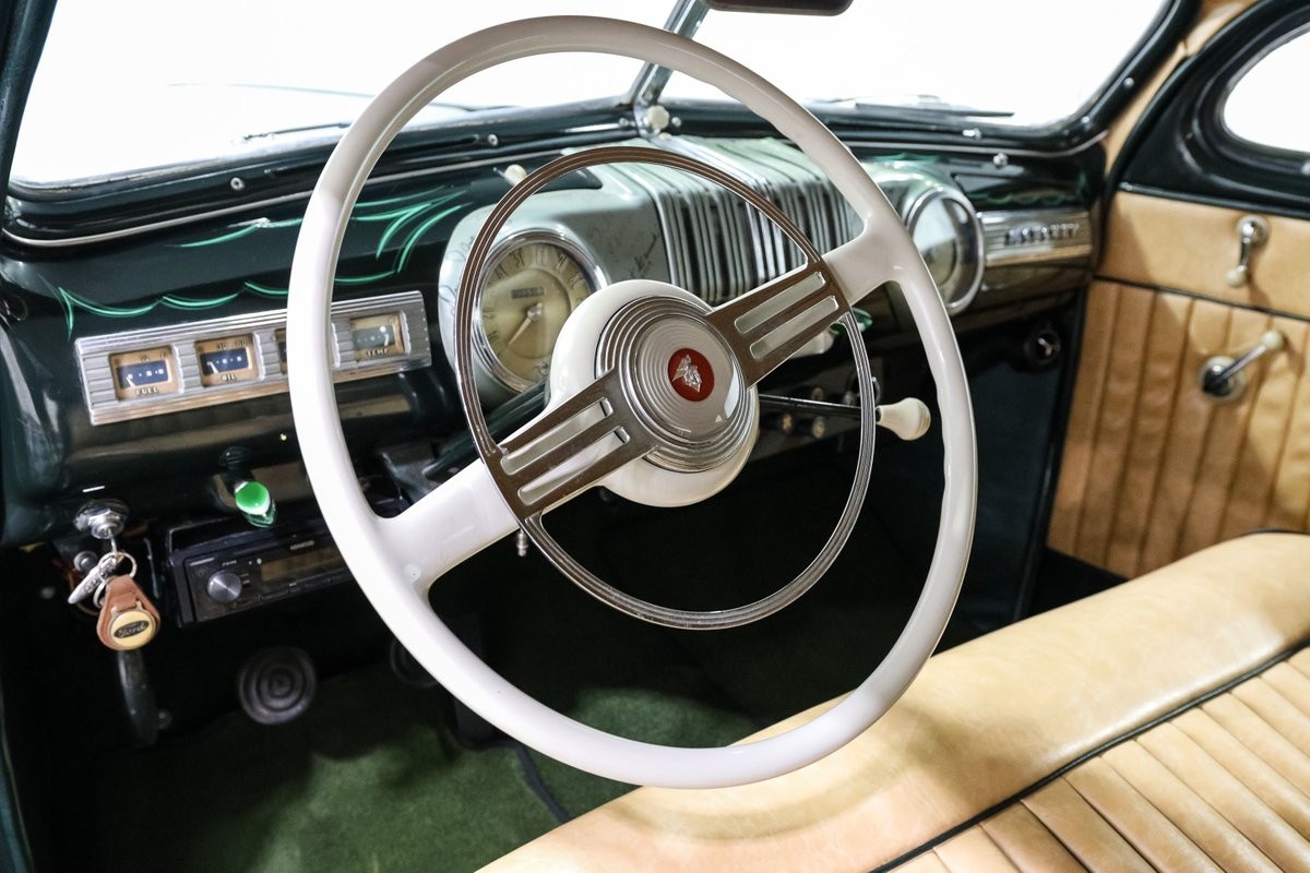 Mercury-Eight-1947-Coupe-11