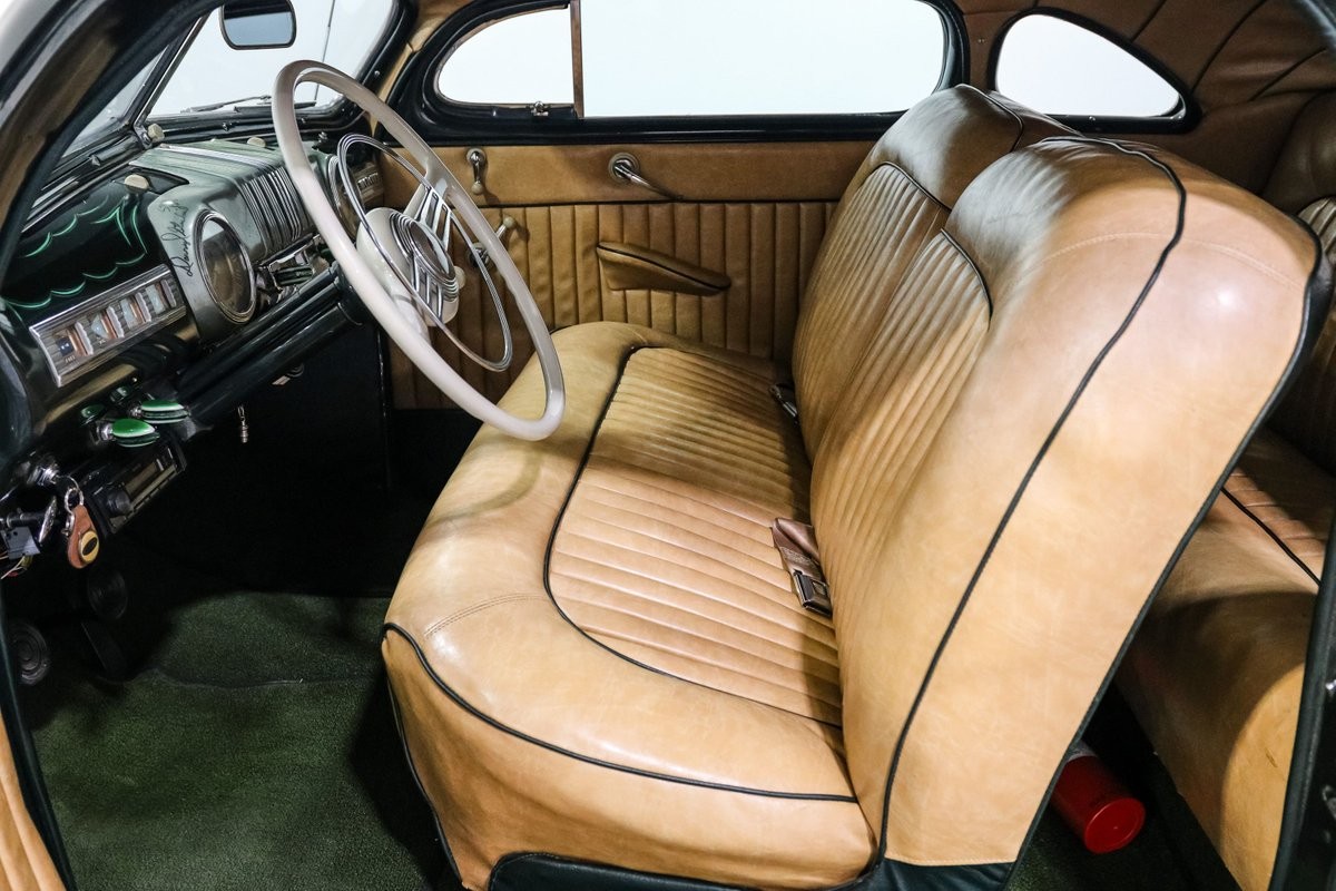 Mercury-Eight-1947-Coupe-12