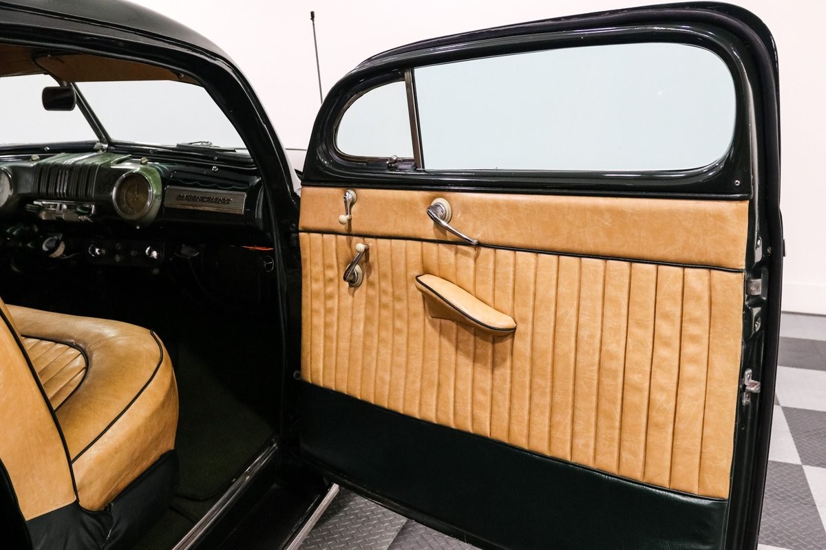 Mercury-Eight-1947-Coupe-15