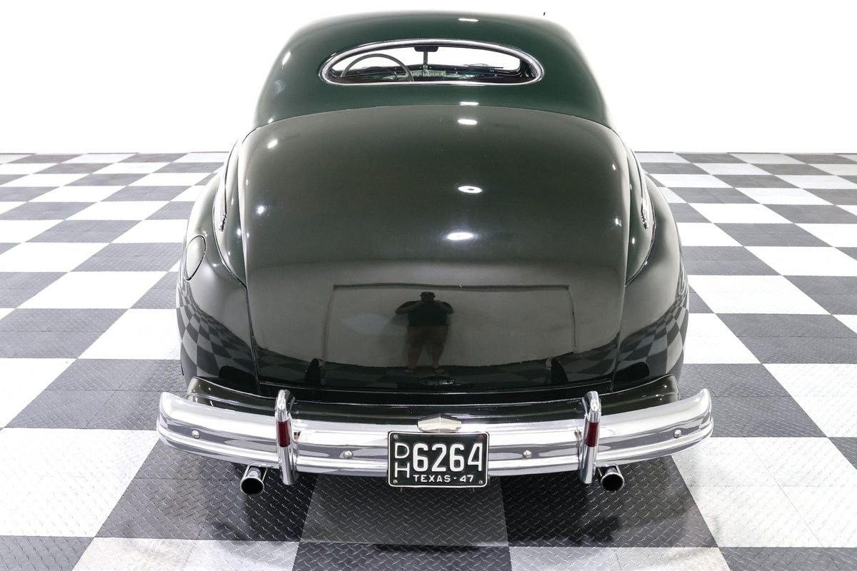 Mercury-Eight-1947-Coupe-5