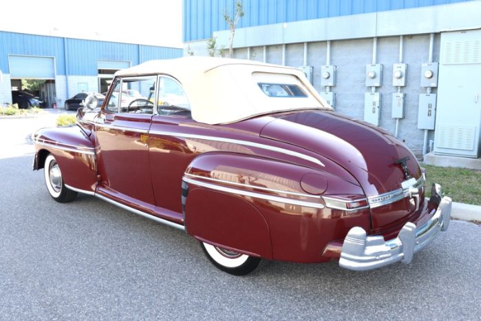 Mercury-Eight-1948-Burgundy-Tri-Color-14