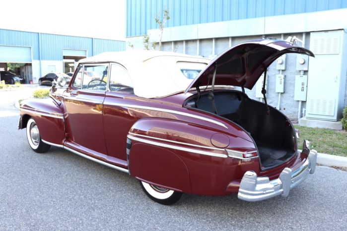 Mercury-Eight-1948-Burgundy-Tri-Color-15