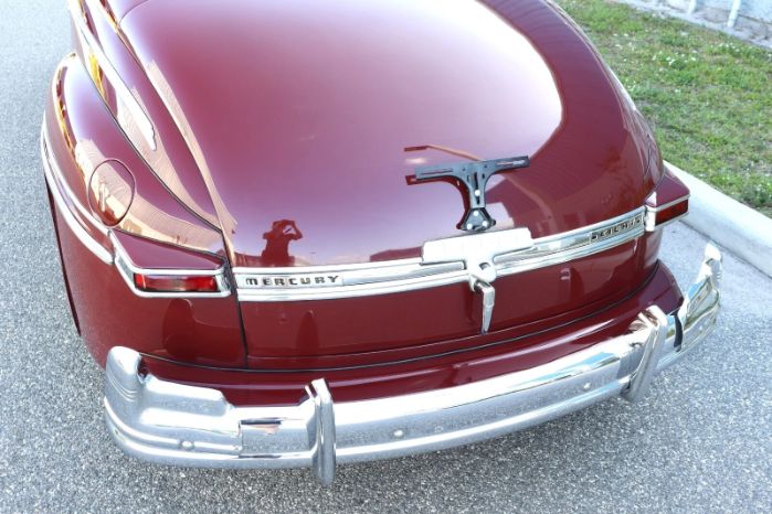 Mercury-Eight-1948-Burgundy-Tri-Color-4