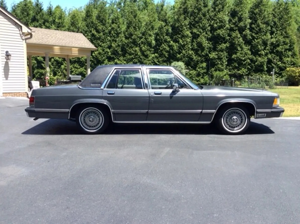 Mercury-Grand-marquis-1988-Smoke-Gray-Metallic-Gray-4