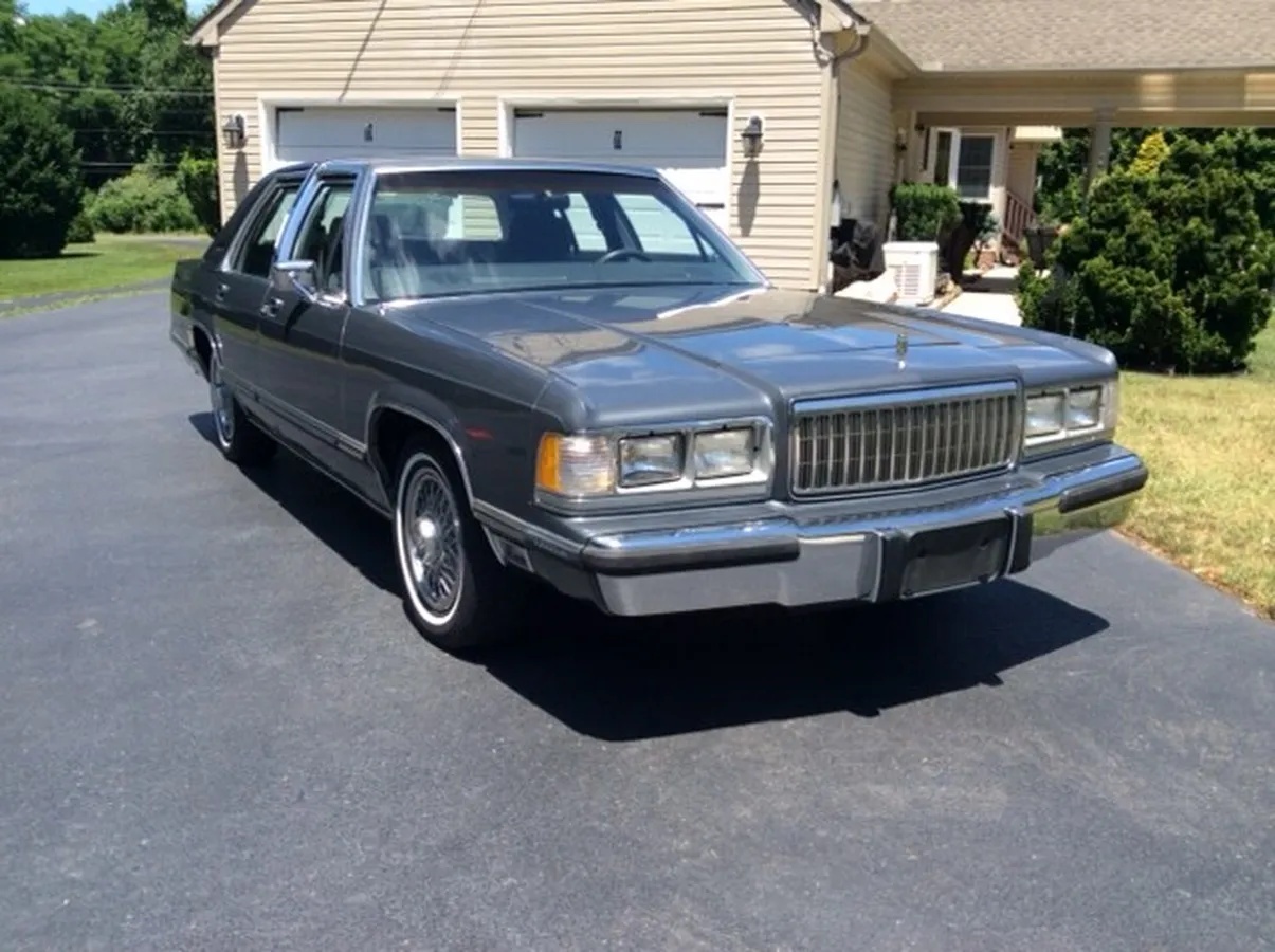 Mercury-Grand-marquis-1988-Smoke-Gray-Metallic-Gray-5
