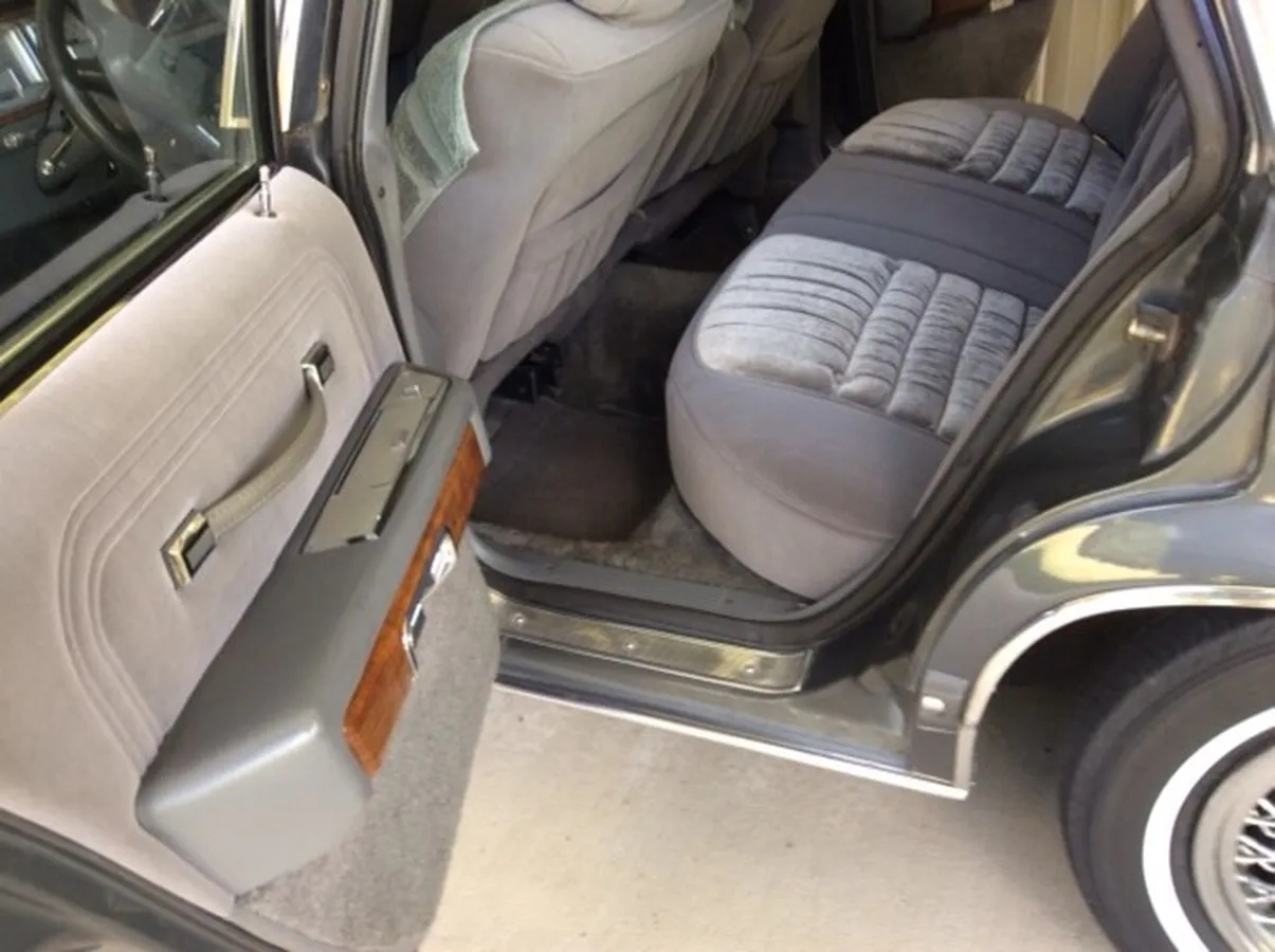 Mercury-Grand-marquis-1988-Smoke-Gray-Metallic-Gray-8