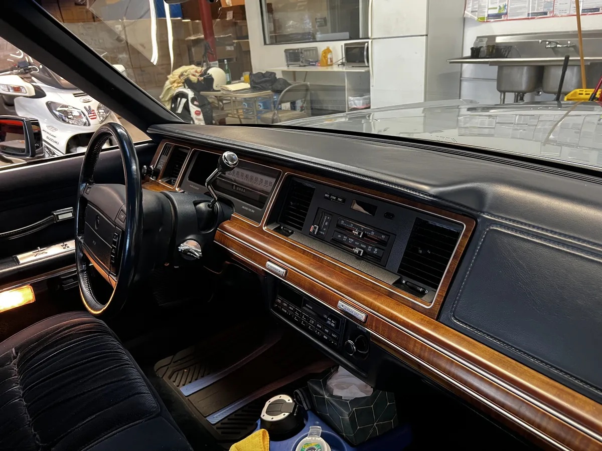 Mercury-Grand-marquis-1991-Silver-Blue-17