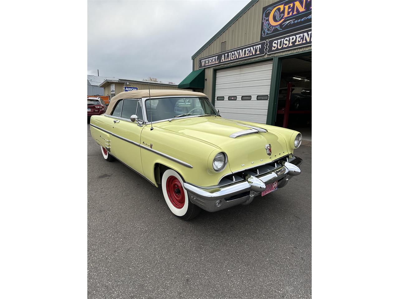 Mercury-Monterey-1953-Yellow-Yellow-10