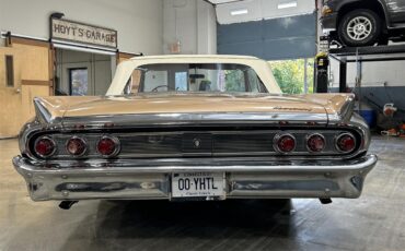 Mercury-Monterey-1961-Gold-metallic-White-and-Gold-14