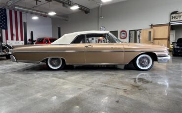 Mercury-Monterey-1961-Gold-metallic-White-and-Gold-18