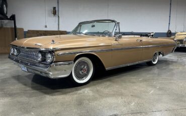 Mercury-Monterey-1961-Gold-metallic-White-and-Gold-2