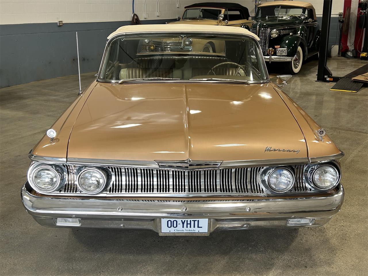 Mercury-Monterey-1961-Gold-metallic-White-and-Gold-22