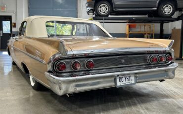 Mercury-Monterey-1961-Gold-metallic-White-and-Gold-3